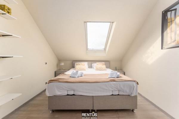 Fevery Village - home for 12 with enclosed garden
