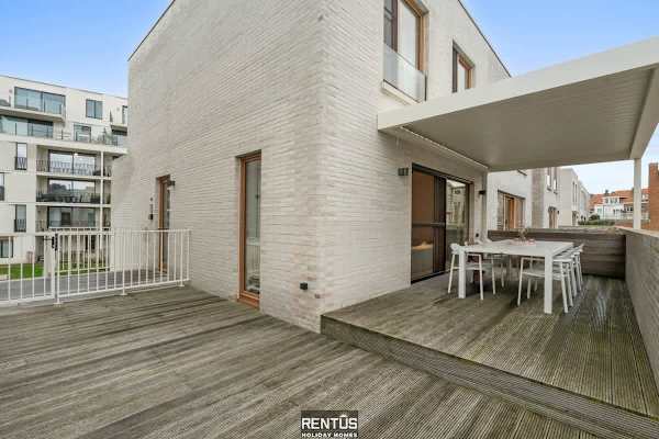 Villa 85 - stylish stay for 6 in a car-free domain in Ostend