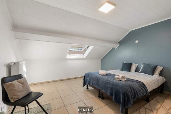 Esplanade Promenade - stay within walking distance of the beach