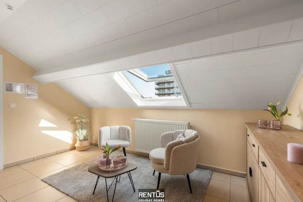 Esplanade Promenade - stay within walking distance of the beach