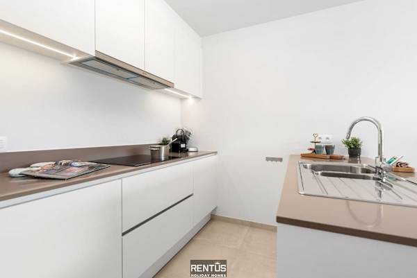 La Dolce Vickri - modern stay with garden & pool