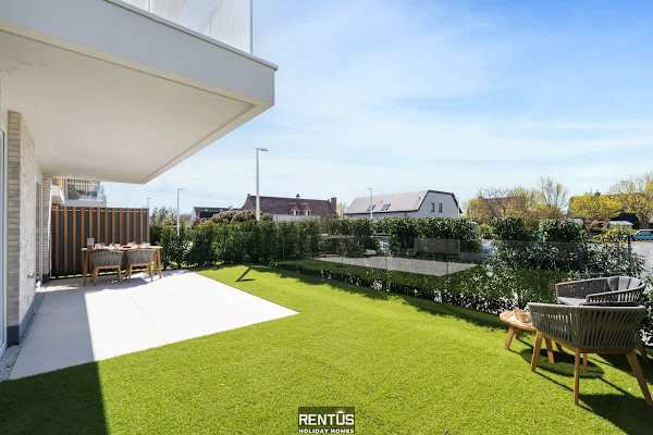 La Dolce Vickri - modern stay with garden & pool