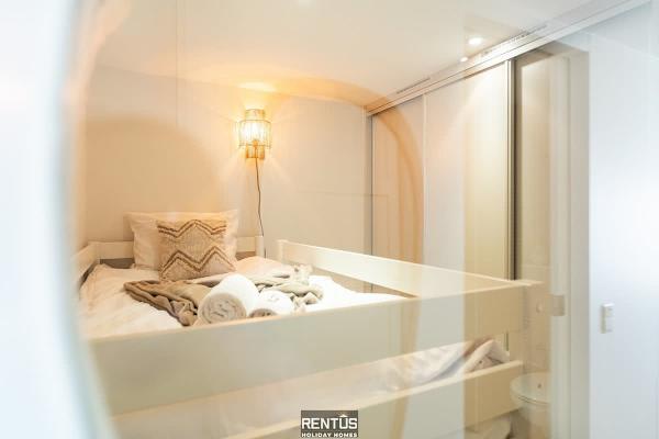 Indigo Seasight - holiday with front-row sea views