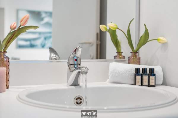 Droom Aan Zee-coastal stay close to beach and town