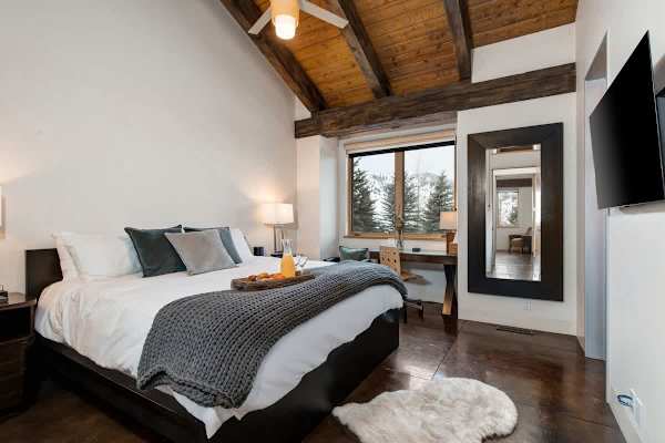 Abode at Elkhorn Estate, great for groups, views of Bald Mountain