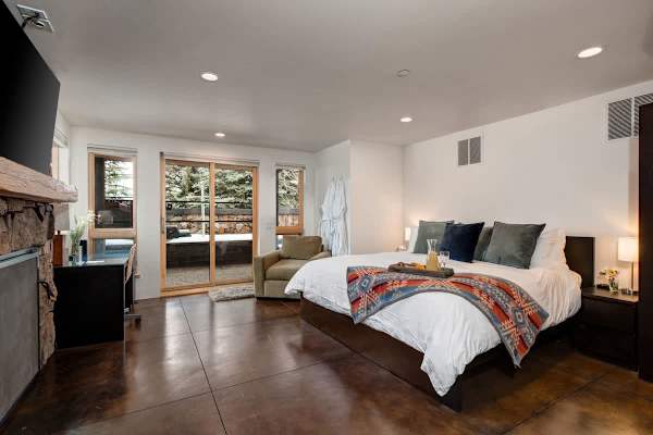 Abode at Elkhorn Estate, great for groups, views of Bald Mountain
