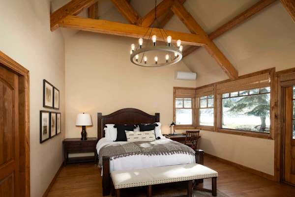 Abode at Bigwood Golf, prime location, hot tub, Sun Valley