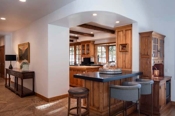 Abode at Bigwood Golf, prime location, hot tub, Sun Valley