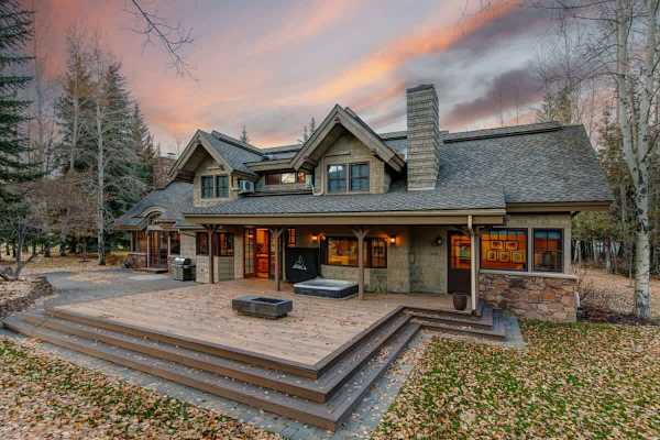 Abode at Bigwood Golf, prime location, hot tub, Sun Valley