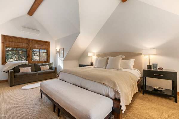 Abode at Bigwood Golf, prime location, hot tub, Sun Valley