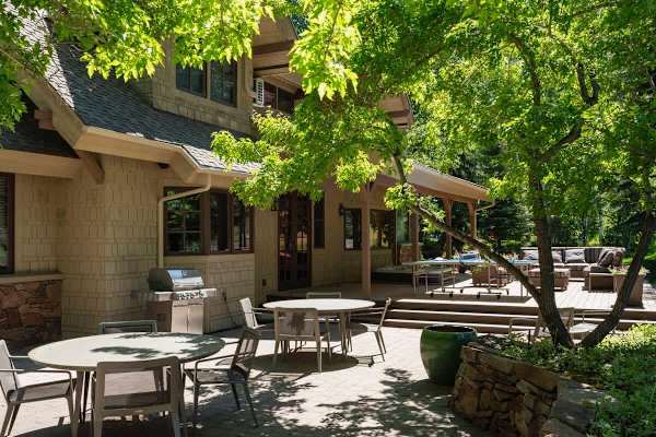 Abode at Bigwood Golf, prime location, hot tub, Sun Valley