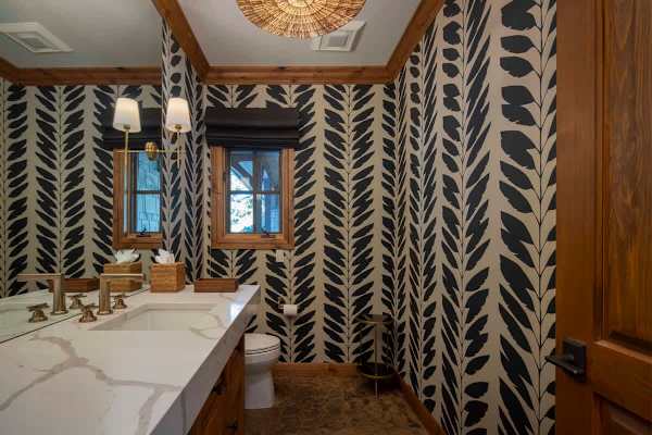 Abode at Bigwood Golf, prime location, hot tub, Sun Valley