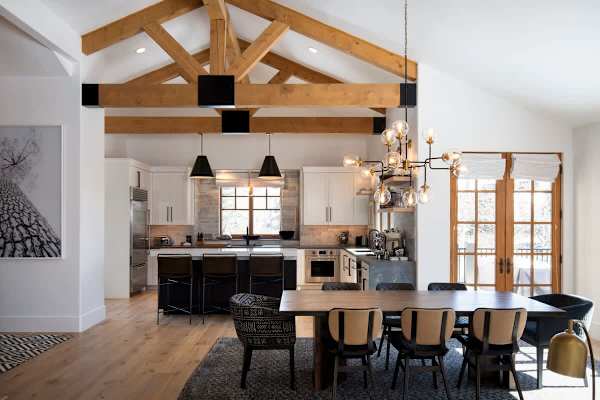 Abode at Cascade Lodge, hot tub, fireplace, close to Sun Valley