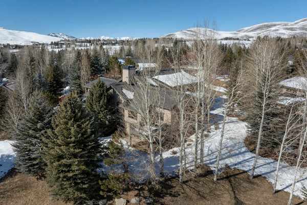 Abode at Cascade Lodge, hot tub, fireplace, close to Sun Valley