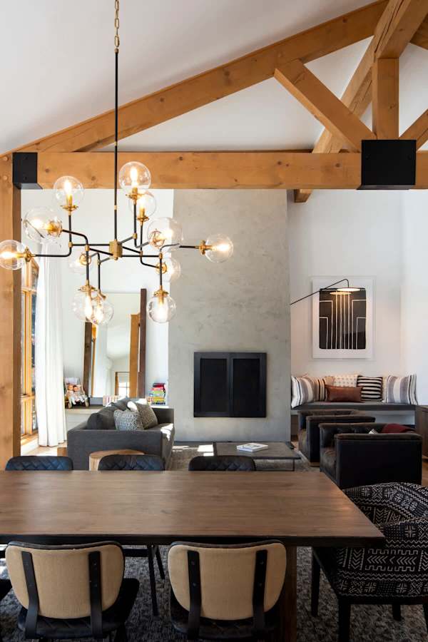 Abode at Cascade Lodge, hot tub, fireplace, close to Sun Valley