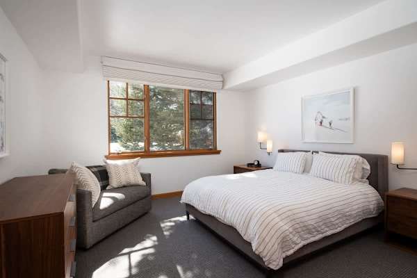 Abode at Cascade Lodge, hot tub, fireplace, close to Sun Valley