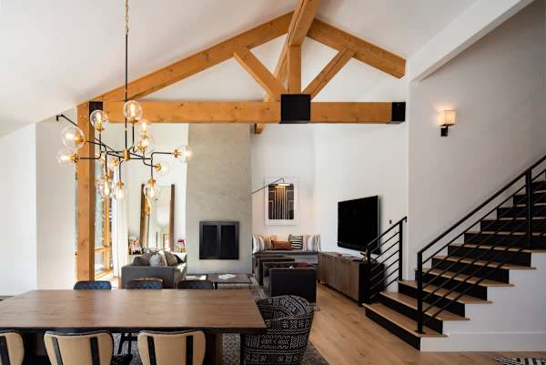 Abode at Cascade Lodge, hot tub, fireplace, close to Sun Valley