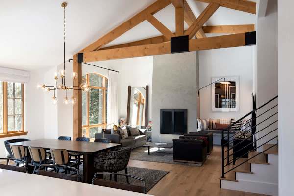 Abode at Cascade Lodge, hot tub, fireplace, close to Sun Valley