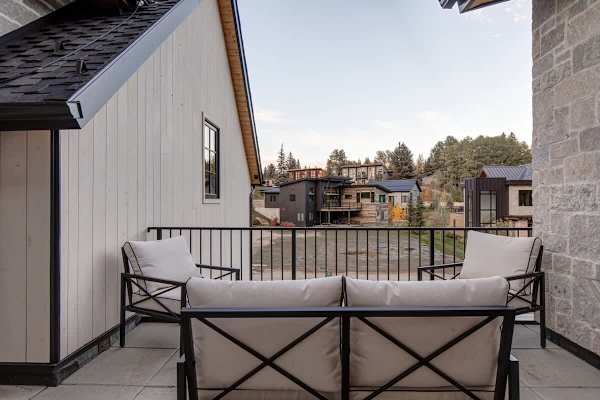 Abode at Warm Springs on The River, Ketchum, private hot tub