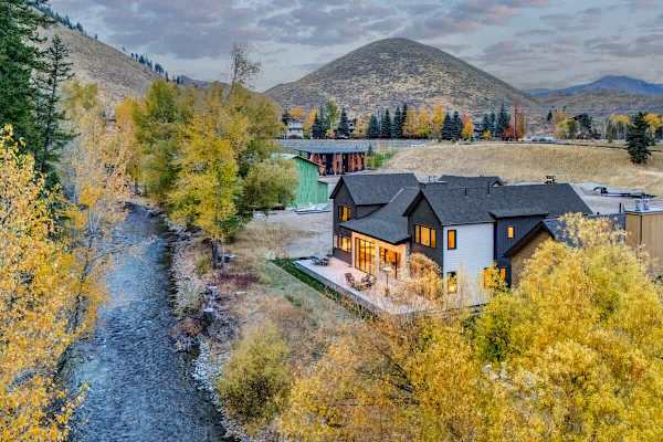 Abode at Warm Springs on The River, Ketchum, private hot tub