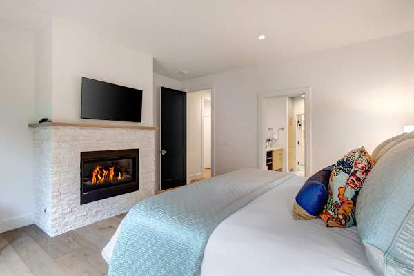 Abode at Warm Springs on The River, Ketchum, private hot tub