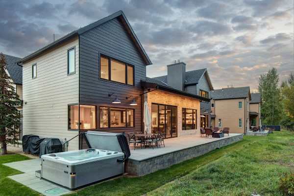 Abode at Warm Springs on The River, Ketchum, private hot tub