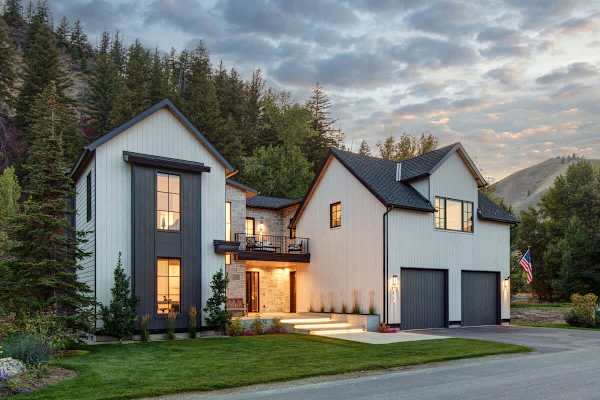 Abode at Warm Springs on The River, Ketchum, private hot tub