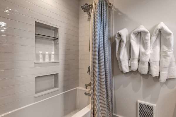 Abode at Warm Springs on The River, Ketchum, private hot tub