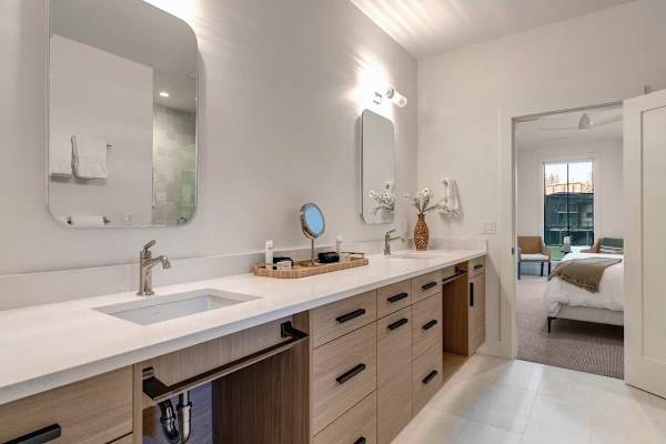 Abode at Warm Springs on The River, Ketchum, private hot tub