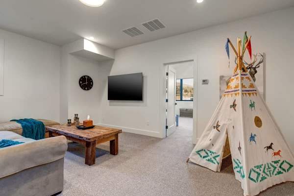 Abode at Warm Springs on The River, Ketchum, private hot tub