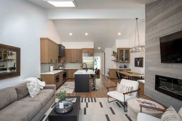 Abode at Sunnyside, modern mountain chic, walk to downtown Ketchum