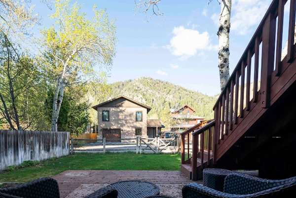 Abode at Sunnyside, modern mountain chic, walk to downtown Ketchum
