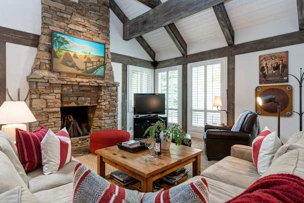 Abode at West Ketchum Farmhouse, downtown access