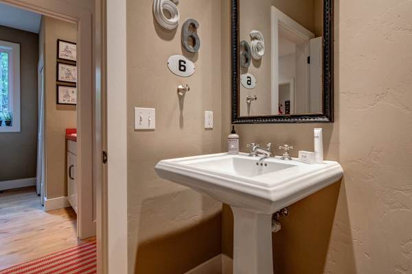 Abode at West Ketchum Farmhouse, downtown access