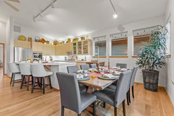 Abode at Sawtooth, chef's kitchen, sleeps 10, near ski resort