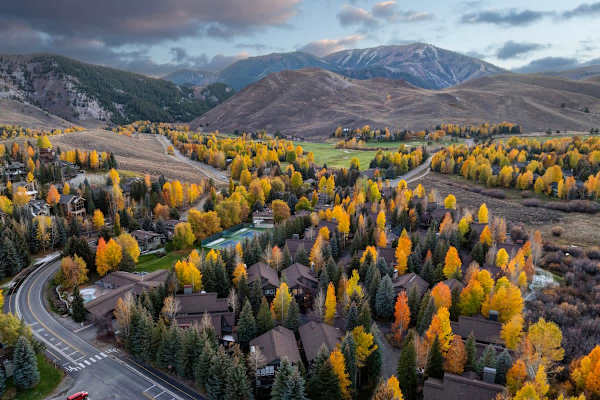 Abode at Sawtooth, chef's kitchen, sleeps 10, near ski resort