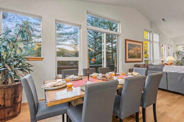 Abode at Sawtooth, chef's kitchen, sleeps 10, near ski resort