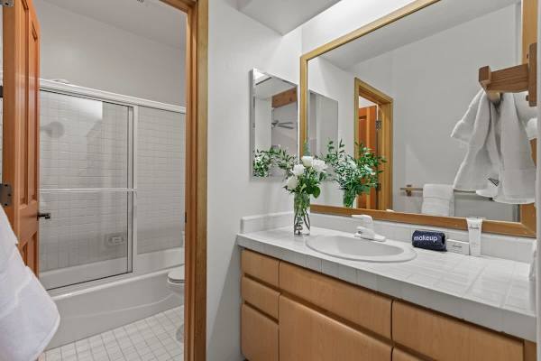 Abode at Sawtooth, chef's kitchen, sleeps 10, near ski resort