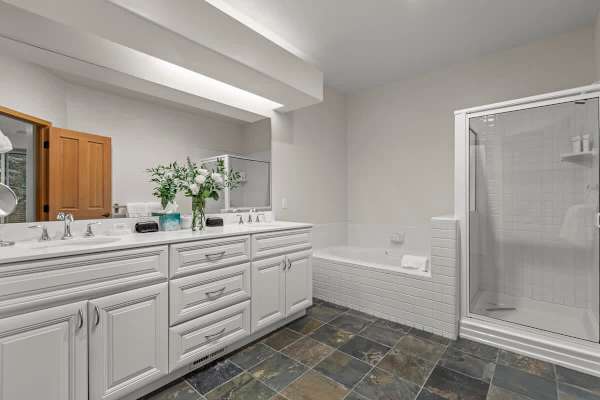 Abode at Sawtooth, chef's kitchen, sleeps 10, near ski resort