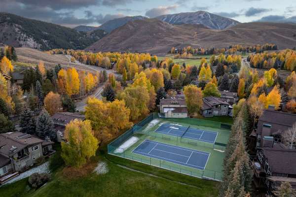 Abode at Sawtooth, chef's kitchen, sleeps 10, near ski resort