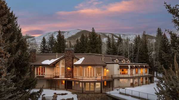 Abode at Fairway Estate, stunning private estate, near Sun Valley