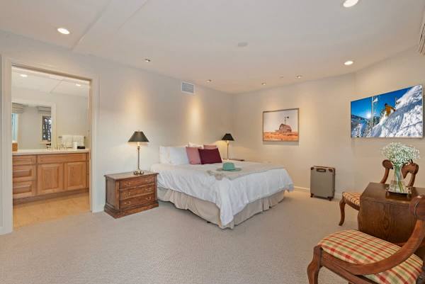 Abode at Fairway Estate, stunning private estate, near Sun Valley