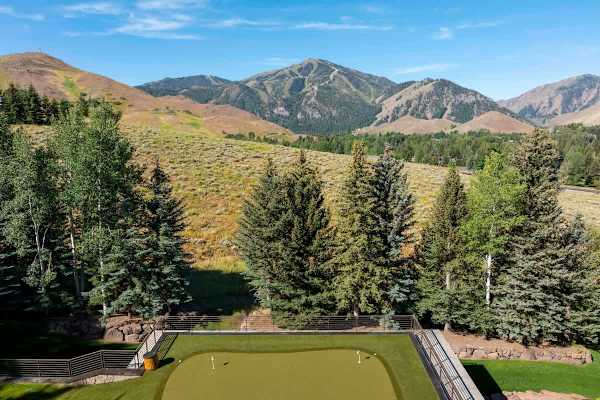 Abode at Fairway Estate, stunning private estate, near Sun Valley