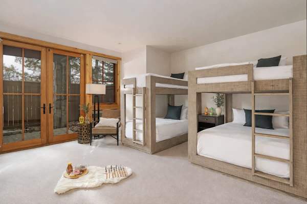 Abode at Elkhorn Village, hot tub, fireplace, steps to skiing