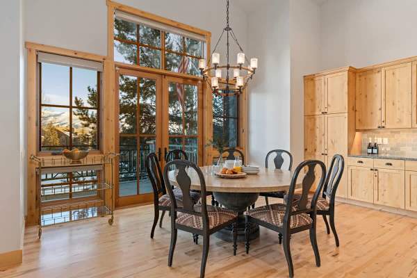 Abode at Elkhorn Village, hot tub, fireplace, steps to skiing