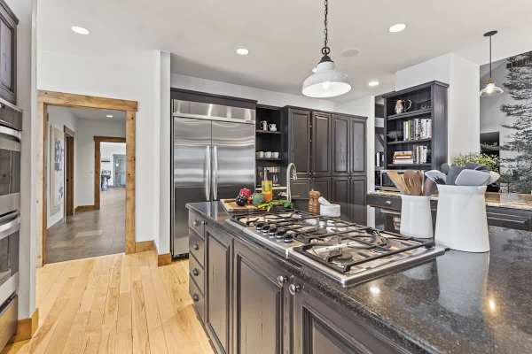 Abode at Open Meadows, luxury estate, sleeps 23, private pond