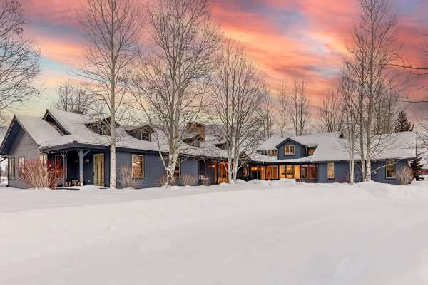 Abode at Open Meadows, luxury estate, sleeps 23, private pond
