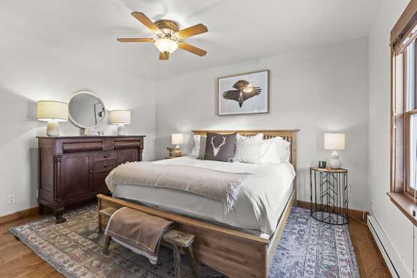 Abode at Open Meadows, luxury estate, sleeps 23, private pond