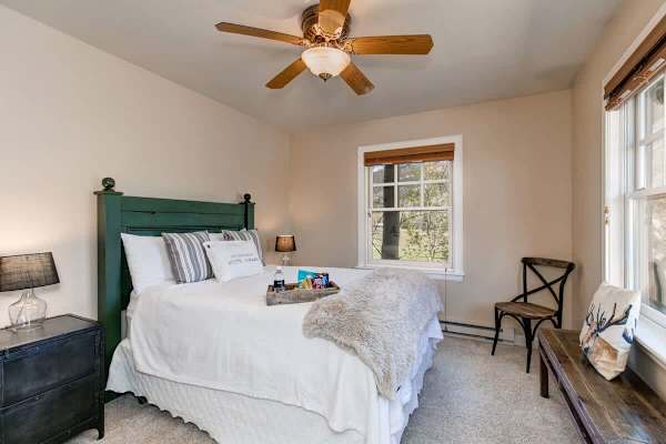 Abode at Open Meadows, luxury estate, sleeps 23, private pond