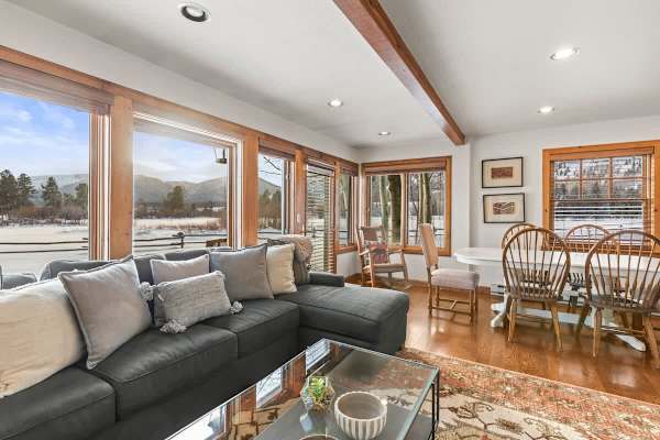 Abode at Open Meadows, luxury estate, sleeps 23, private pond